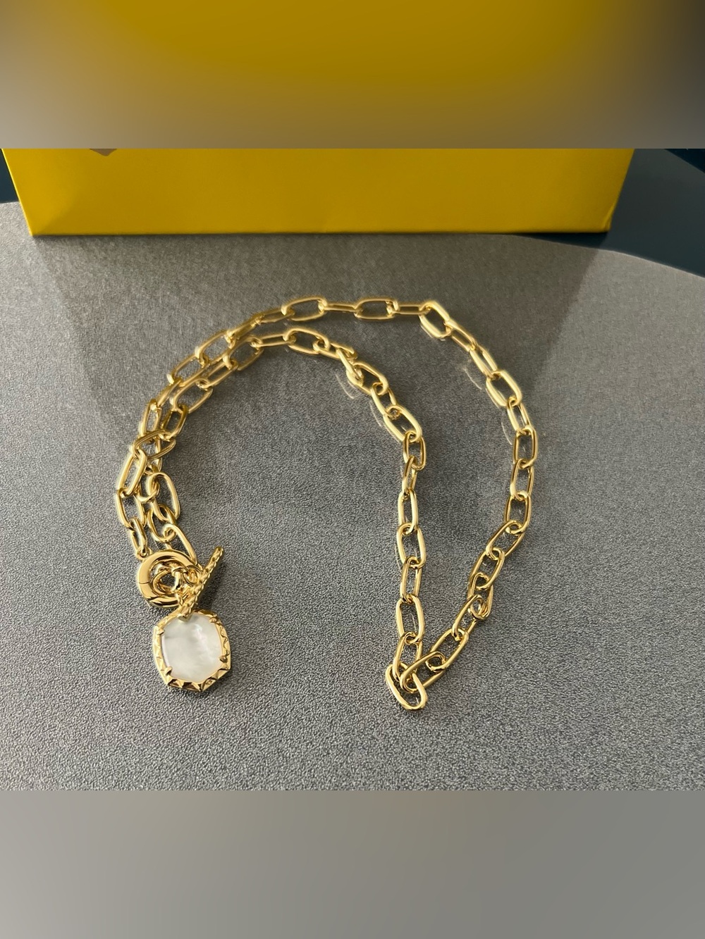 Brand New! Daphne Convertible Gold Link Necklace, by Kendra Scott - Picture 4 of 8